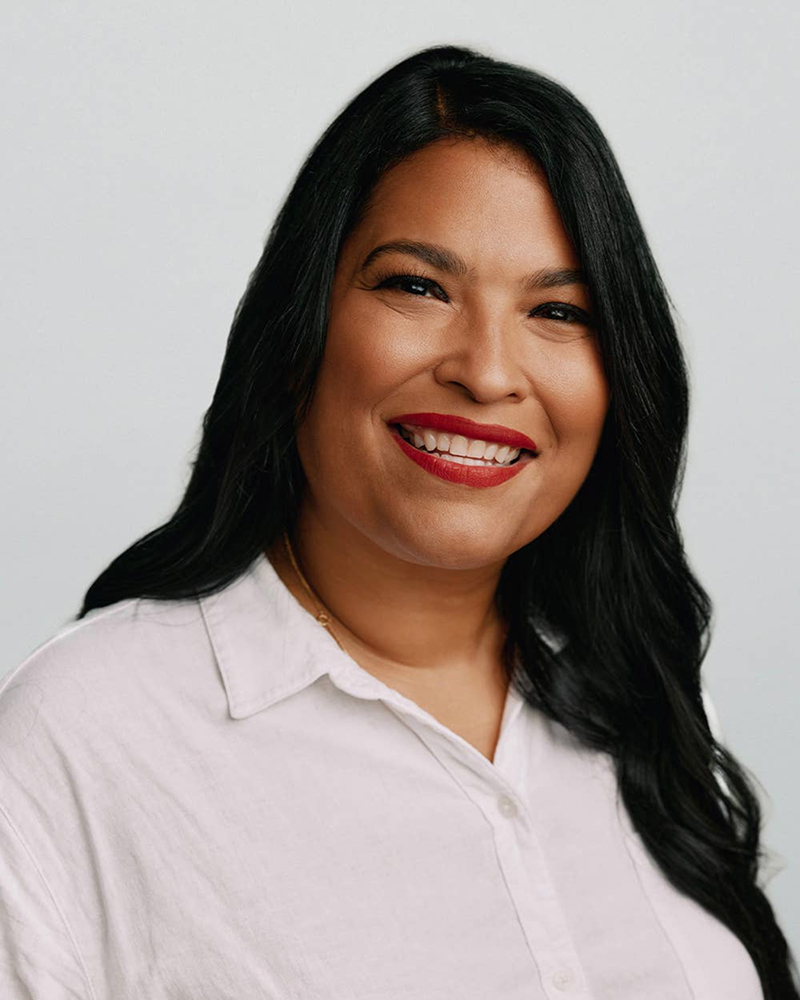 Charo Henríquez Logo