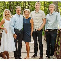 SCHLAEPFER FAMILY FOUNDATION Logo